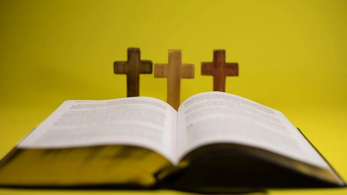 Estratégias para lucrar com a venda de livros religiosos