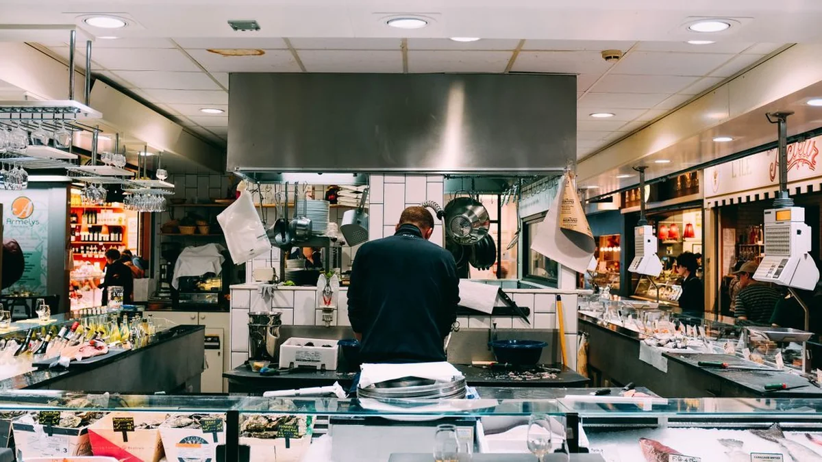 FB Digital Agency's Restaurant Marketing in Charleston, SC: Foot-Traffic Funnels and Local Hospitality